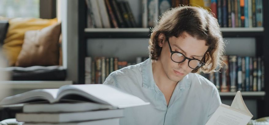 Analisis Argumen Ilmiah: Kunci Berpikir Kritis dalam Dunia Akademik