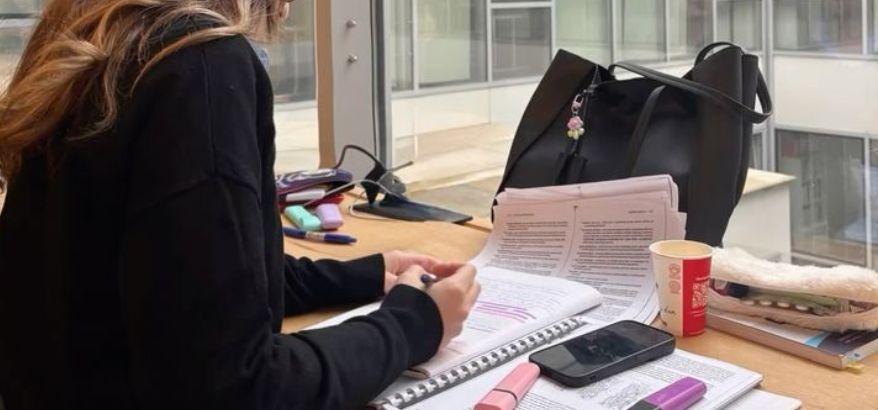 Manajemen Waktu Ujian: Kunci Sukses Menghadapi Tes dengan Percaya Diri