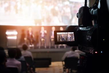Bagaimana Media Streaming Mempengaruhi Pembentukan Antonim Baru?