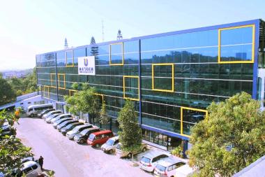 Jurusan Teknik Industri di Bandung: Kuliah Terjangkau, Pembelajaran Praktis, dan Peluang Karier Luas