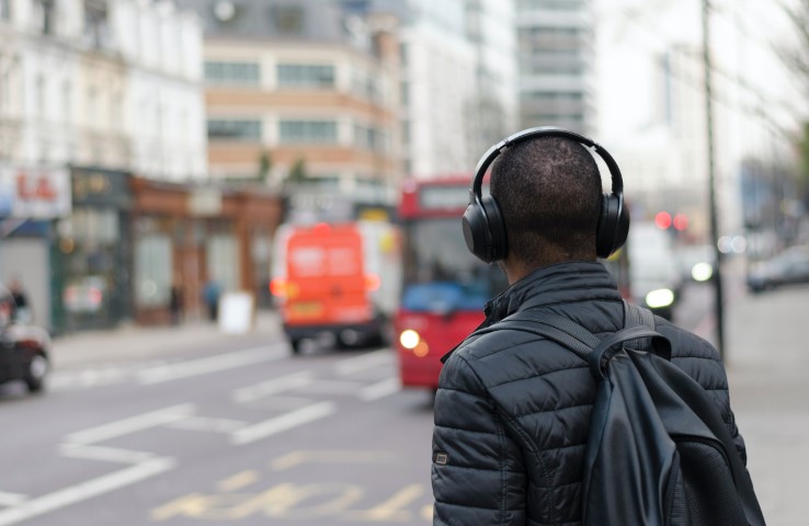 Pentingnya Keterampilan Listening dalam Pembelajaran Bahasa Inggris
