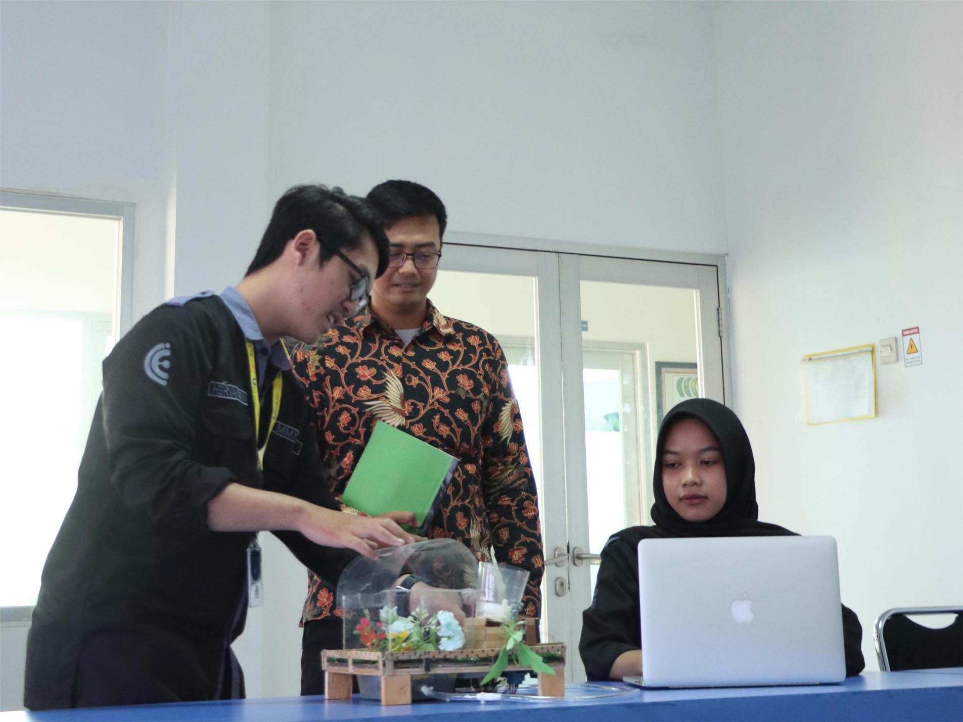 Di Bidang Apa Saja Lulusan Jurusan Teknik Industri Bisa Bekerja dengan Gaji Menarik?