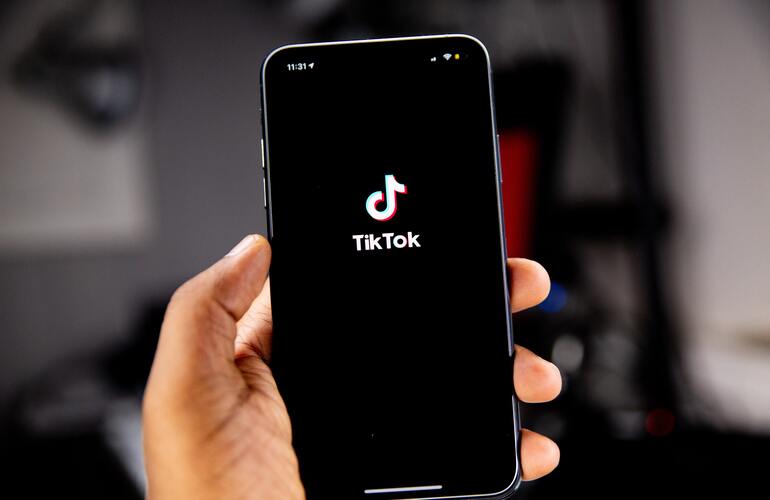 Cara Cepat Bikin Video TikTok Kamu Diperhatikan Banyak Orang